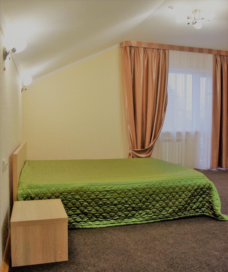 Veles Hotel Brovary Exterior photo