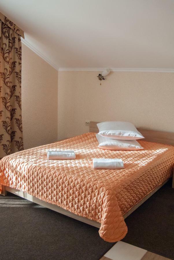 Veles Hotel Brovary Exterior photo