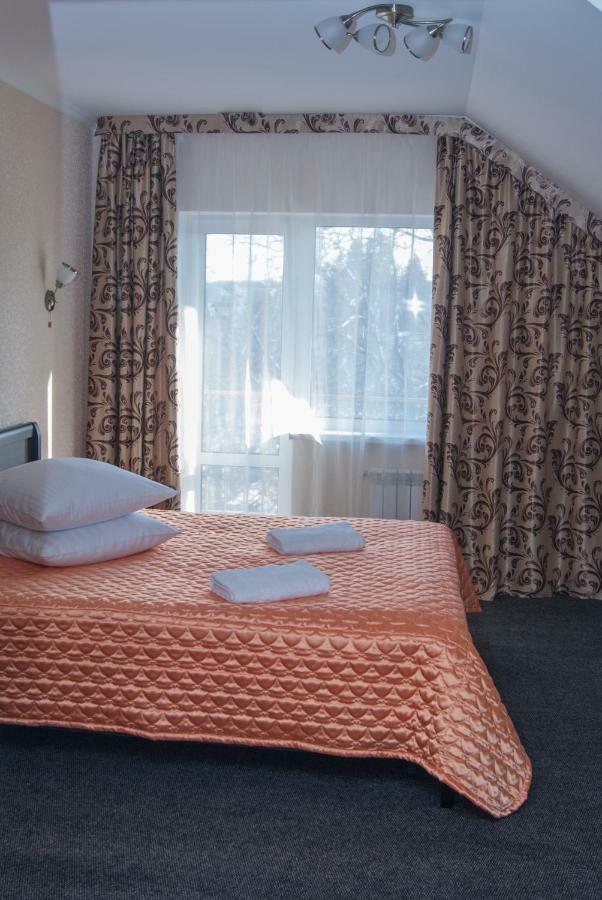 Veles Hotel Brovary Exterior photo